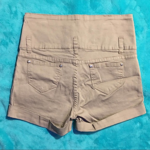 High-Rise Khaki 3 Button 5 Pocket Stretch Shorts - Picture 10 of 16